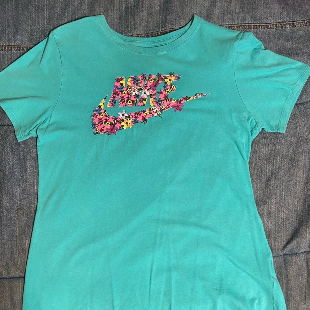Nike athletic cut flower tee